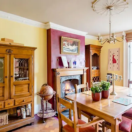 Billericay Georgian House Sleeps 6 - Pet Friendly Exterior photo