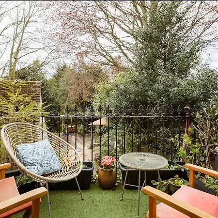 Billericay Georgian House Sleeps 6 - Pet Friendly Exterior photo
