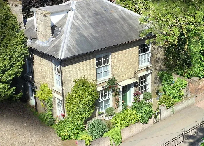 Billericay Georgian House Sleeps 6 - Pet Friendly