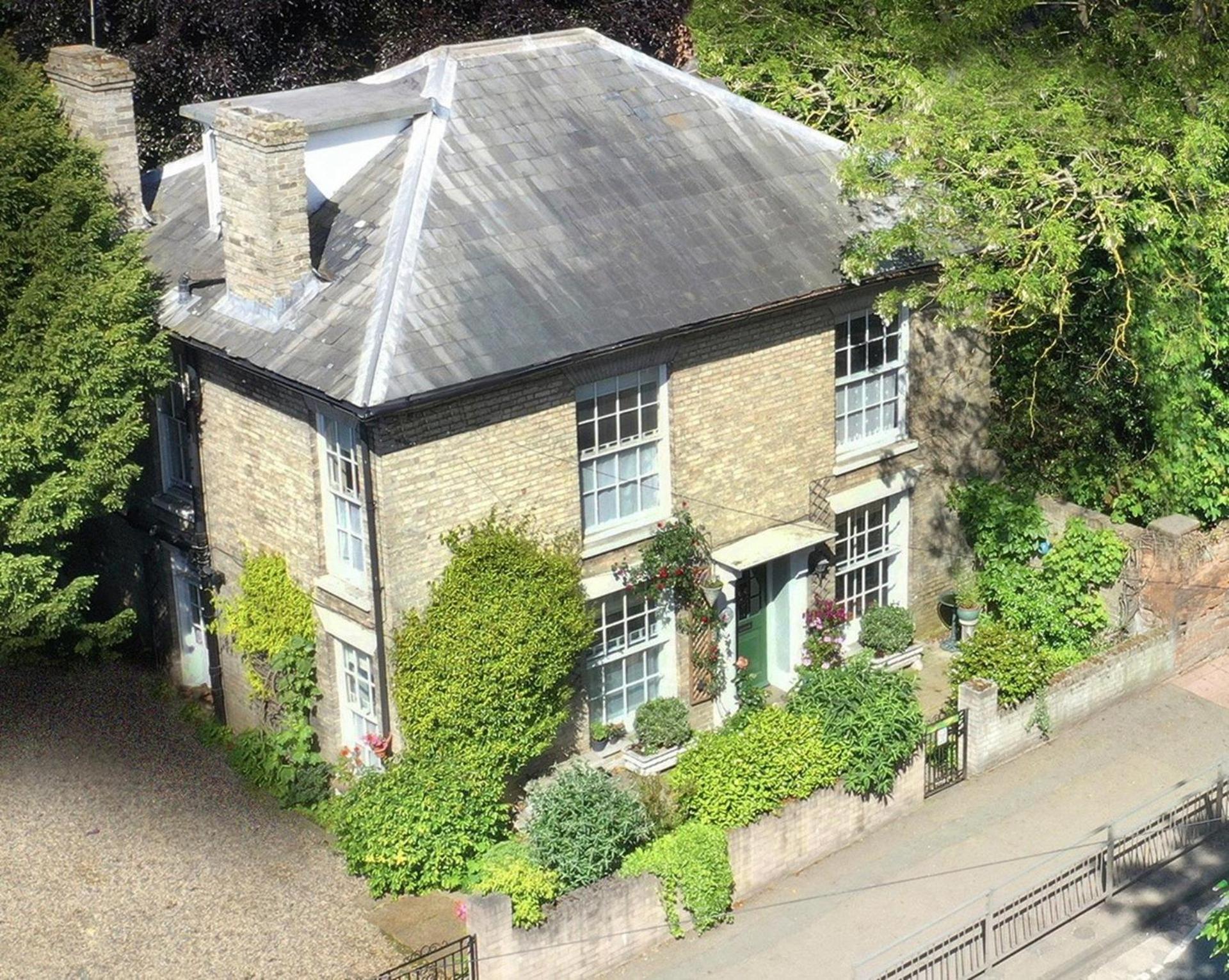 Billericay Georgian House Sleeps 6 - Pet Friendly *